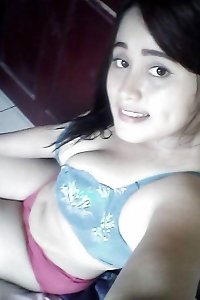 indonesian- cewek jilbab selfie